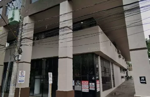 Prédio com 989m² para alugar no bairro Centro, Parobe
