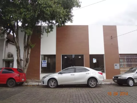 Sala com 1 banheiro para alugar no bairro Centro, Taquara