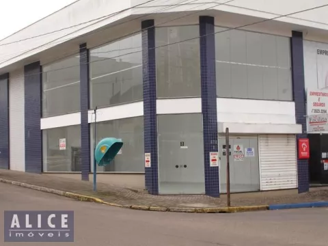 Sala com 2 banheiros e 80m² para alugar no bairro Centro, Parobe