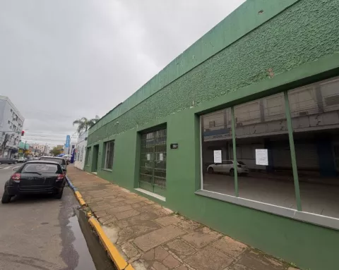 Prédio com 1 banheiro para alugar no bairro Centro, Taquara