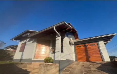 CASA COM SUÍTE NO BAIRRO PLANALTO