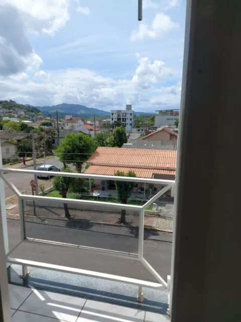 JK NO BAIRRO GUARUJÁ