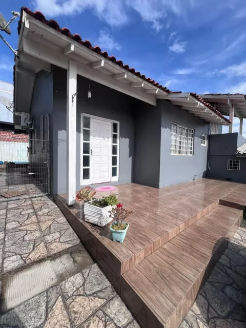 Taquara: Sua Casa com Piscina Espera por Você!
